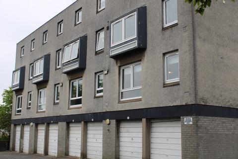 Studio to rent, Dalcraig Crescent, Craigie, Dundee, DD4