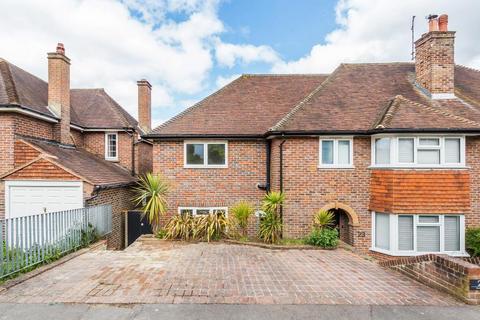 2 bedroom terraced house to rent, Pewley Way, Guildford GU1