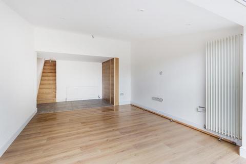 2 bedroom terraced house to rent, Pewley Way, Guildford GU1