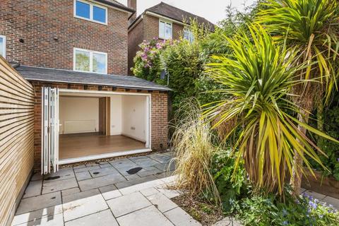 undefined, Pewley Way, Guildford GU1