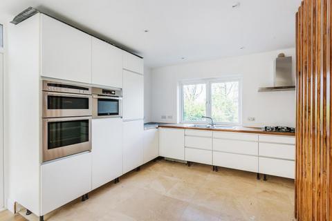 undefined, Pewley Way, Guildford GU1