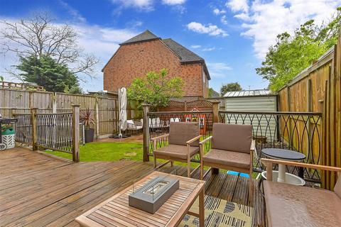 4 Astor Road, Broadstairs, CT10 3BB