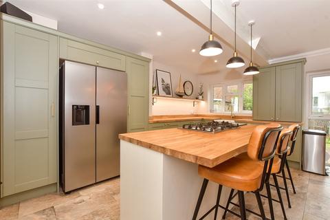 4 Astor Road, Broadstairs, CT10 3BB