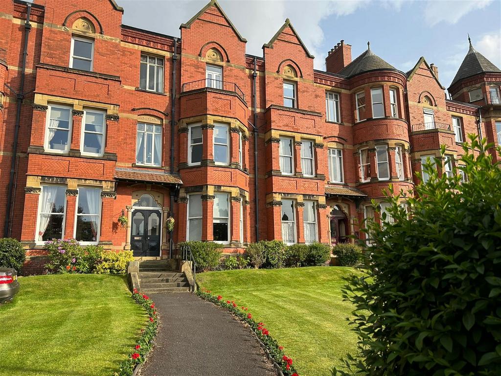Lord Street West, Southport PR8 1 bed ground floor flat for sale £110,000