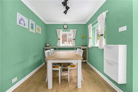86 Bond Street, Englefield Green, Egham, TW20 0PX