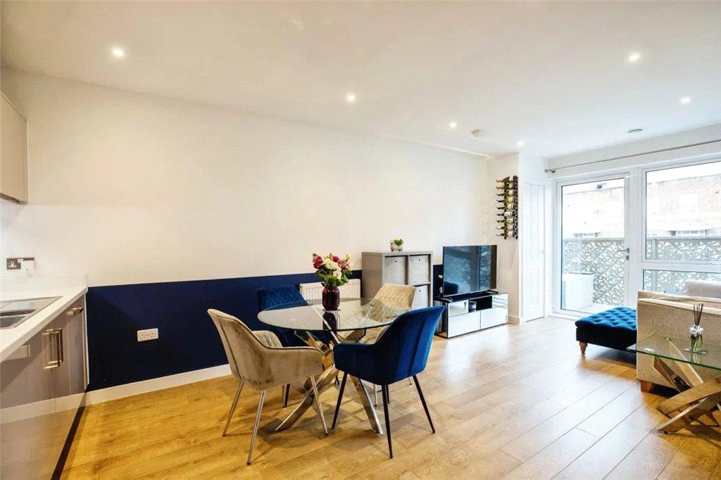 Broome Way, Camberwell, London 2 bed apartment for sale £530,000