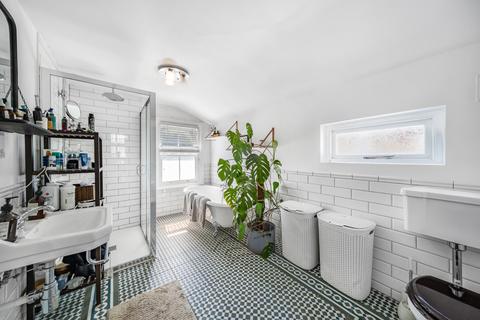 28 Strickland Street, London, SE8 4JB
