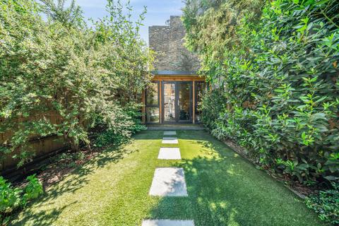 28 Strickland Street, London, SE8 4JB