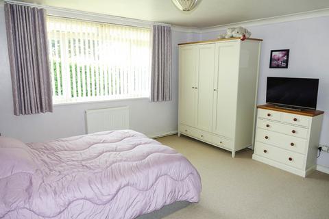 2 bedroom ground floor flat for sale, Marine Park, Bognor Regis