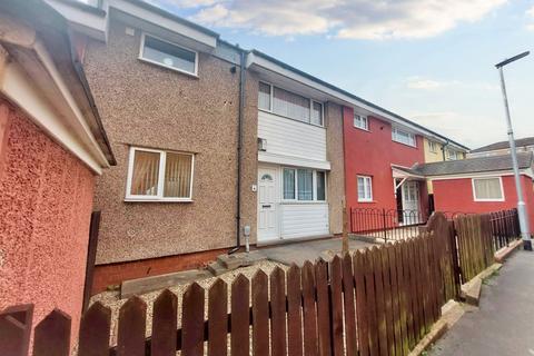 3 bedroom terraced house for sale, Patrington Garth, Bransholme, Hull, East Riding of Yorkshire, HU7 4NY