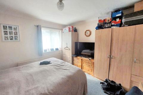 3 bedroom terraced house for sale, Patrington Garth, Bransholme, Hull, East Riding of Yorkshire, HU7 4NY