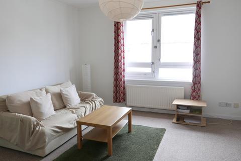 2 bedroom flat to rent, Royston Mains Gardens, Edinburgh, EH5