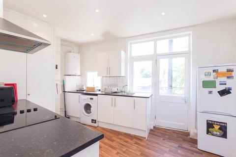 3 bedroom flat to rent, Fortess Road, Kentish Town