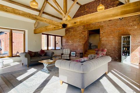 4 bedroom barn conversion to rent, Bosbury, Ledbury, HR8