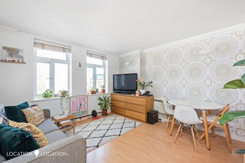 1 bedroom flat for sale, Stoke Newington High Street, Abney Park Court, N16