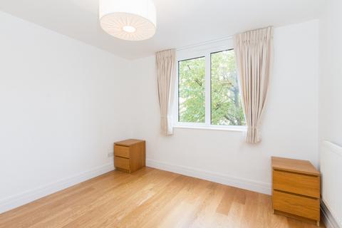2 bedroom flat to rent, Adamson Road, London, NW3