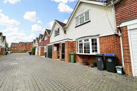 2 bedroom terraced house to rent, Belmont Mews, Camberley