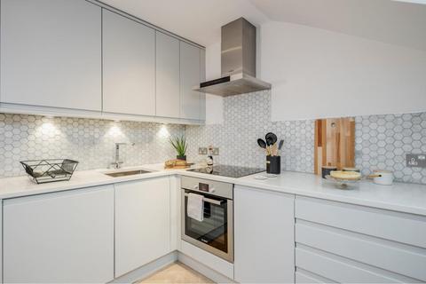 1 bedroom serviced apartment to rent, Newman Street, London W1T
