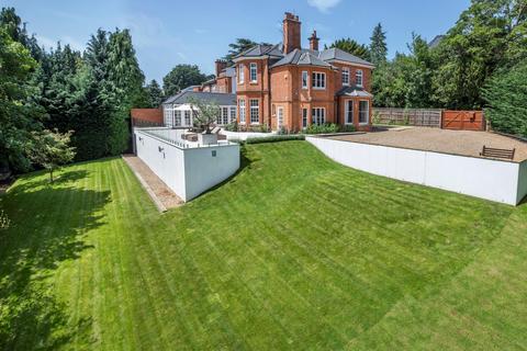 6 bedroom detached house to rent, London Road, Ascot, Berkshire, SL5