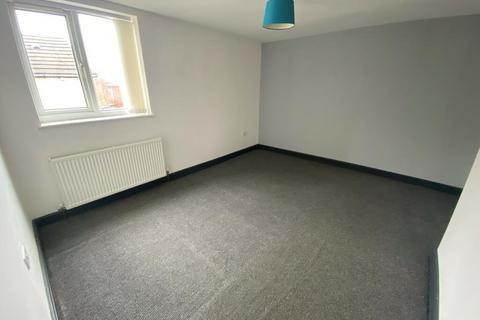 2 bedroom flat to rent, Flat 3, Howden Court, 178 South Norwood Hill, London