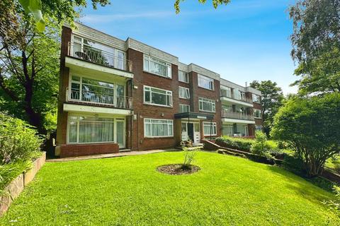 2 bedroom flat for sale, Holden Road, Cavendish Court Holden Road, M7