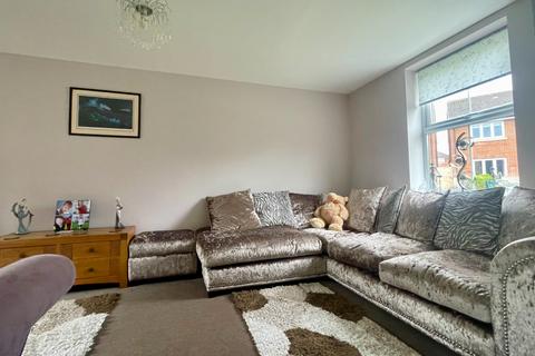 3 bedroom semi-detached house to rent, Collett Road, Niorton Fitzwarren