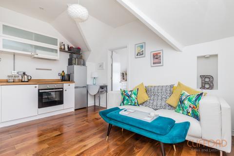 2 bedroom flat to rent, Old Shoreham Road, Hove BN3