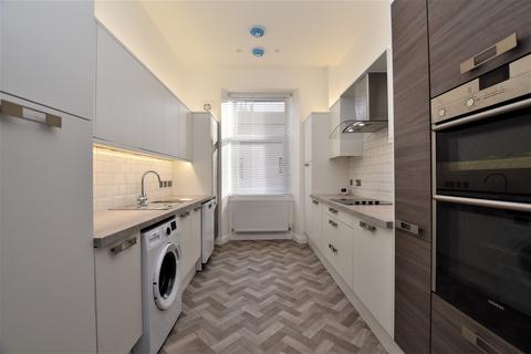 3 bedroom flat to rent, Stewart Street, Flat 1/1 , Milngavie, Glasgow, G62 6BW