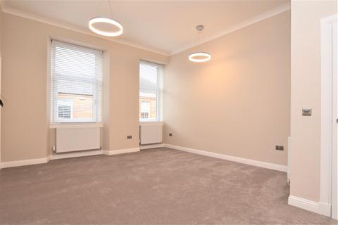 3 bedroom flat to rent, Stewart Street, Flat 1/1 , Milngavie, Glasgow, G62 6BW