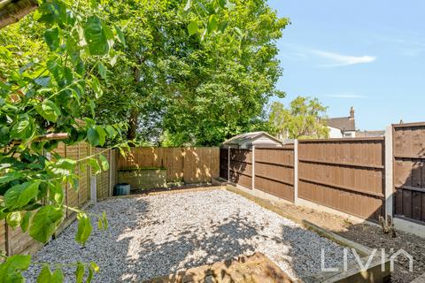 15 Annsworthy Crescent, London, SE25 6TF