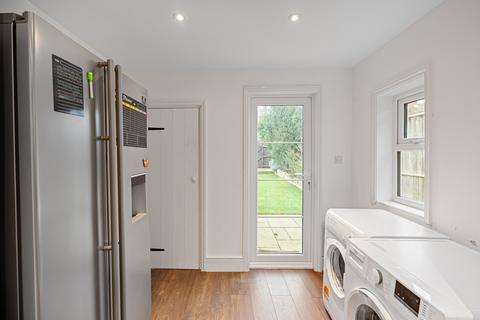11 Bartlett Road, Gravesend, DA11 7LU