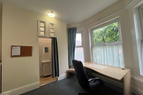 1 bedroom in a house share to rent, Holyhead Road, Coventry, CV1