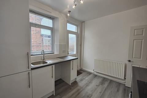 2 bedroom terraced house to rent, Gaskell Street, Wakefield, West Yorkshire, WF2