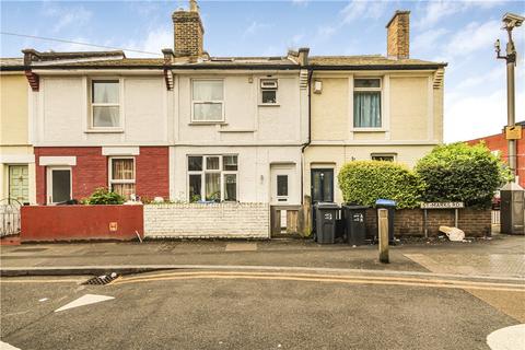 3 bedroom end of terrace house to rent, St. Marks Road, Mitcham, CR4