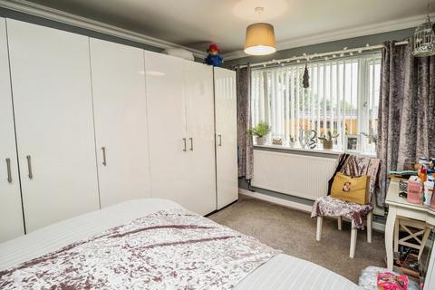 13 Snowdon Avenue, Bryn Y Baal, Mold, CH7 6SZ