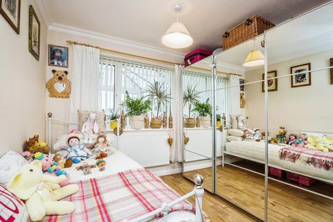13 Snowdon Avenue, Bryn Y Baal, Mold, CH7 6SZ