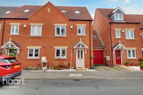 3 bedroom townhouse for sale, Poets Close, Nottingham