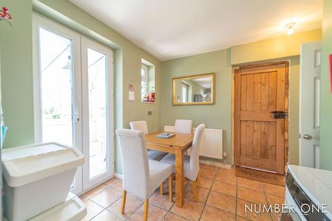 15 Crossway, Rogiet, Caldicot, NP26 3SH