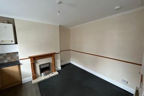 2 bedroom terraced house to rent, Recreation Place, Holbeck