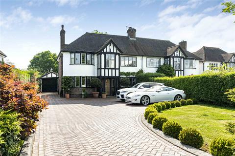 68 Bromley Common, Bromley, BR2 9PF