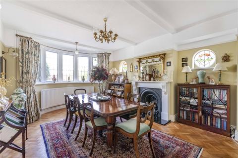 68 Bromley Common, Bromley, BR2 9PF
