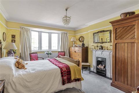 68 Bromley Common, Bromley, BR2 9PF
