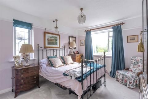 68 Bromley Common, Bromley, BR2 9PF