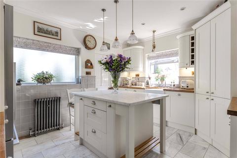 68 Bromley Common, Bromley, BR2 9PF