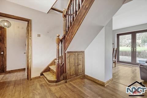 9 Brocket Close, Chigwell, IG7 4ET