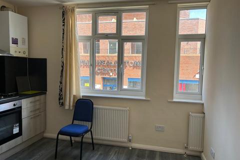 2 bedroom flat to rent, High Street, Greater London, HA3