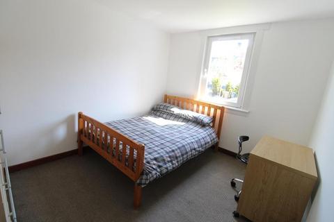 3 bedroom flat to rent, Kaimhill Circle, Garthdee, Ground Floor, AB10