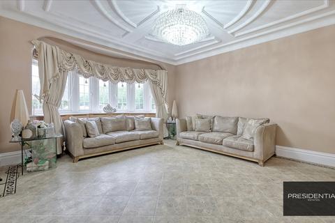 140 Manor Road, Chigwell, IG7 5PR