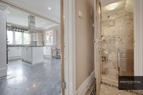 140 Manor Road, Chigwell, IG7 5PR