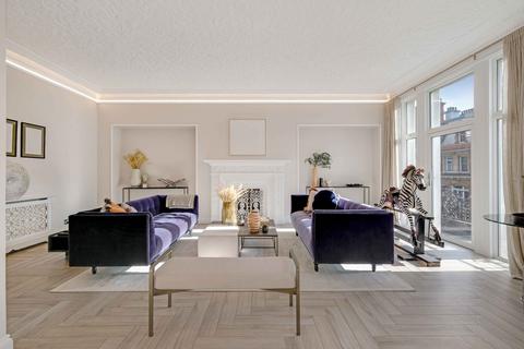 undefined, Wellington Court, SW1X